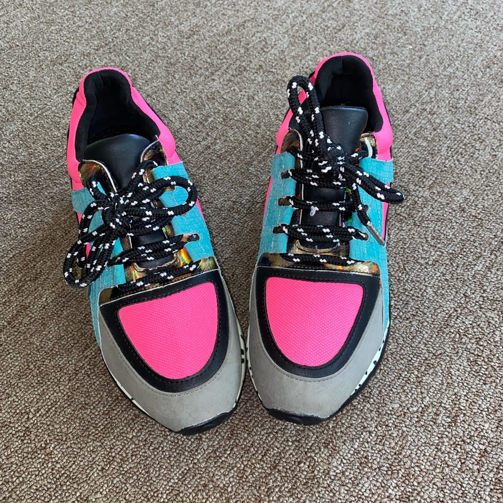 Women’s 8.5 Steve Madden Shoes